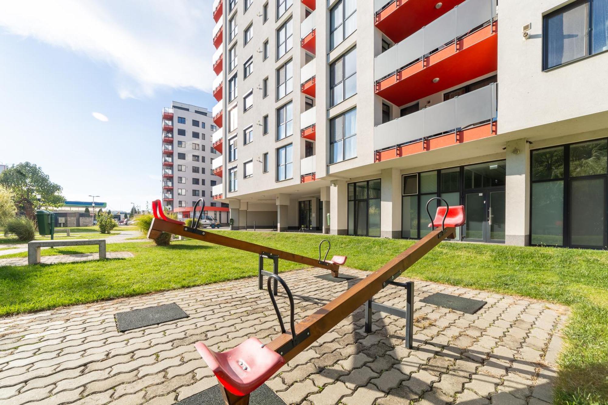 Ari Blue Apartment Ared In Kaufland Complex อาราด ภายนอก รูปภาพ