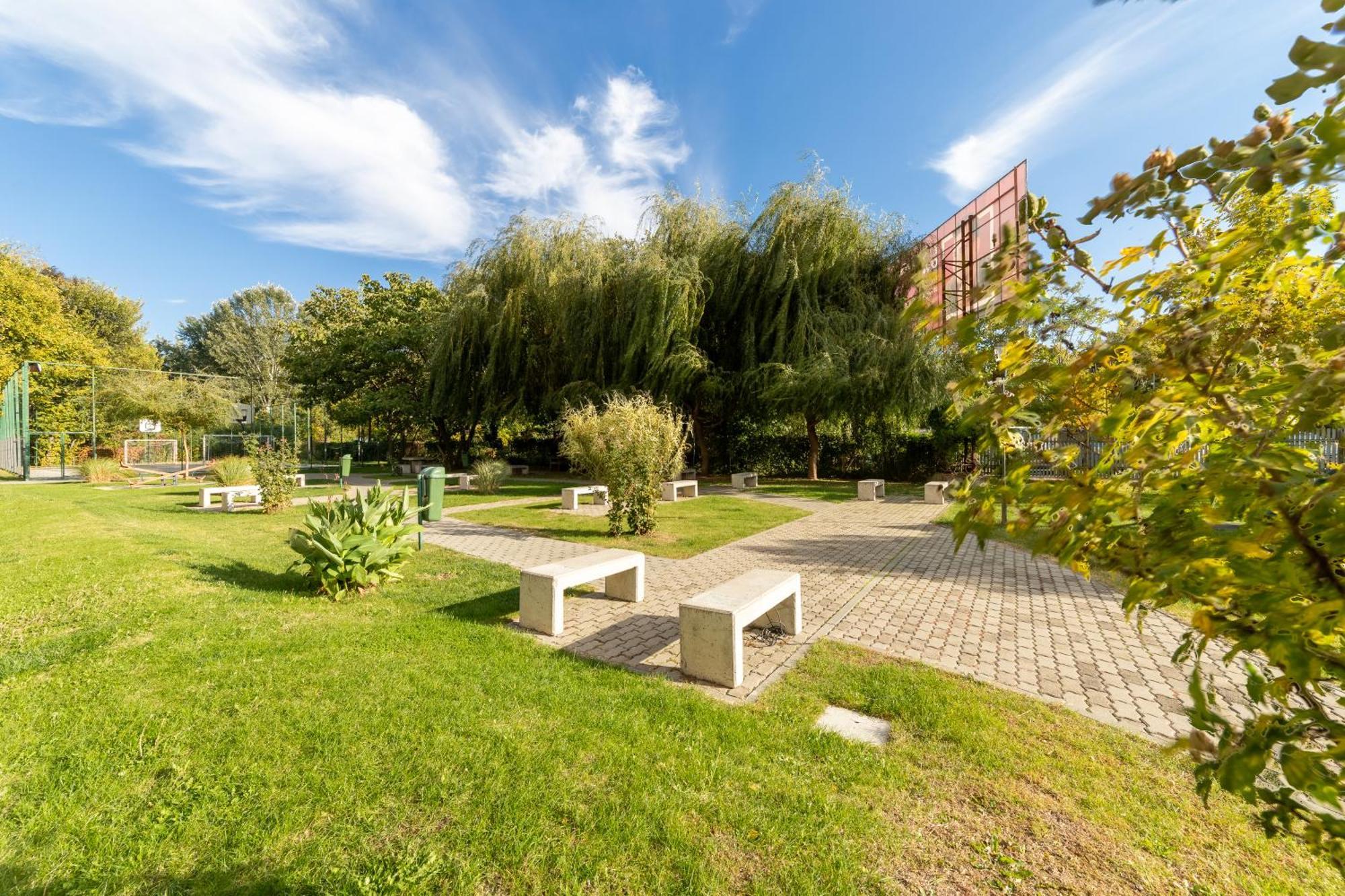 Ari Blue Apartment Ared In Kaufland Complex อาราด ภายนอก รูปภาพ